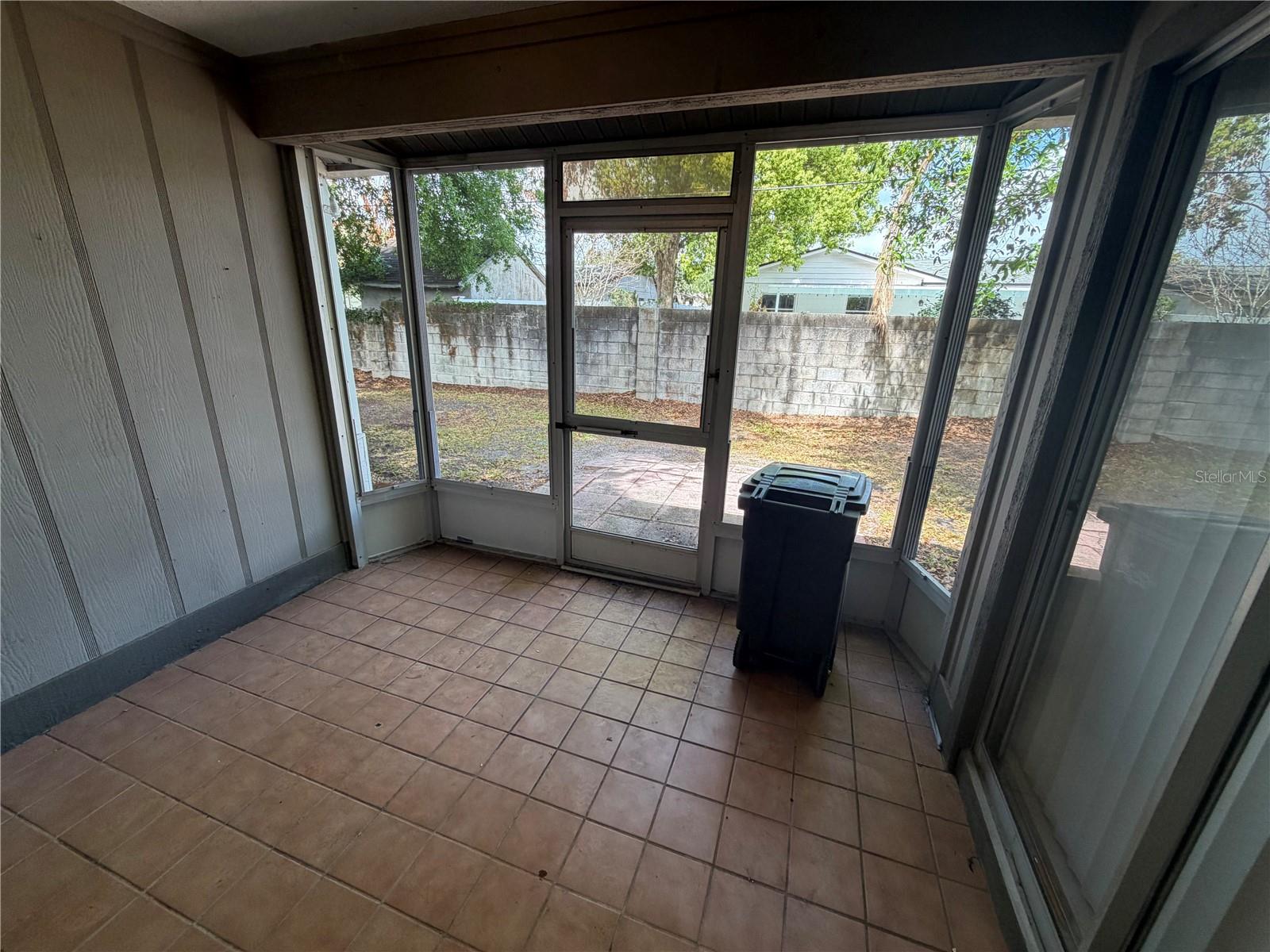 OAK HARBOUR SEC 3 A CONDO - Residential