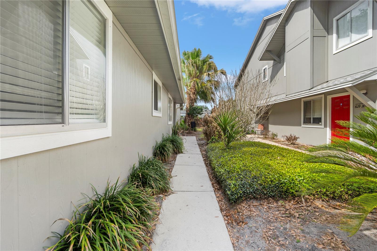 OAK HARBOUR SEC 3 A CONDO - Residential