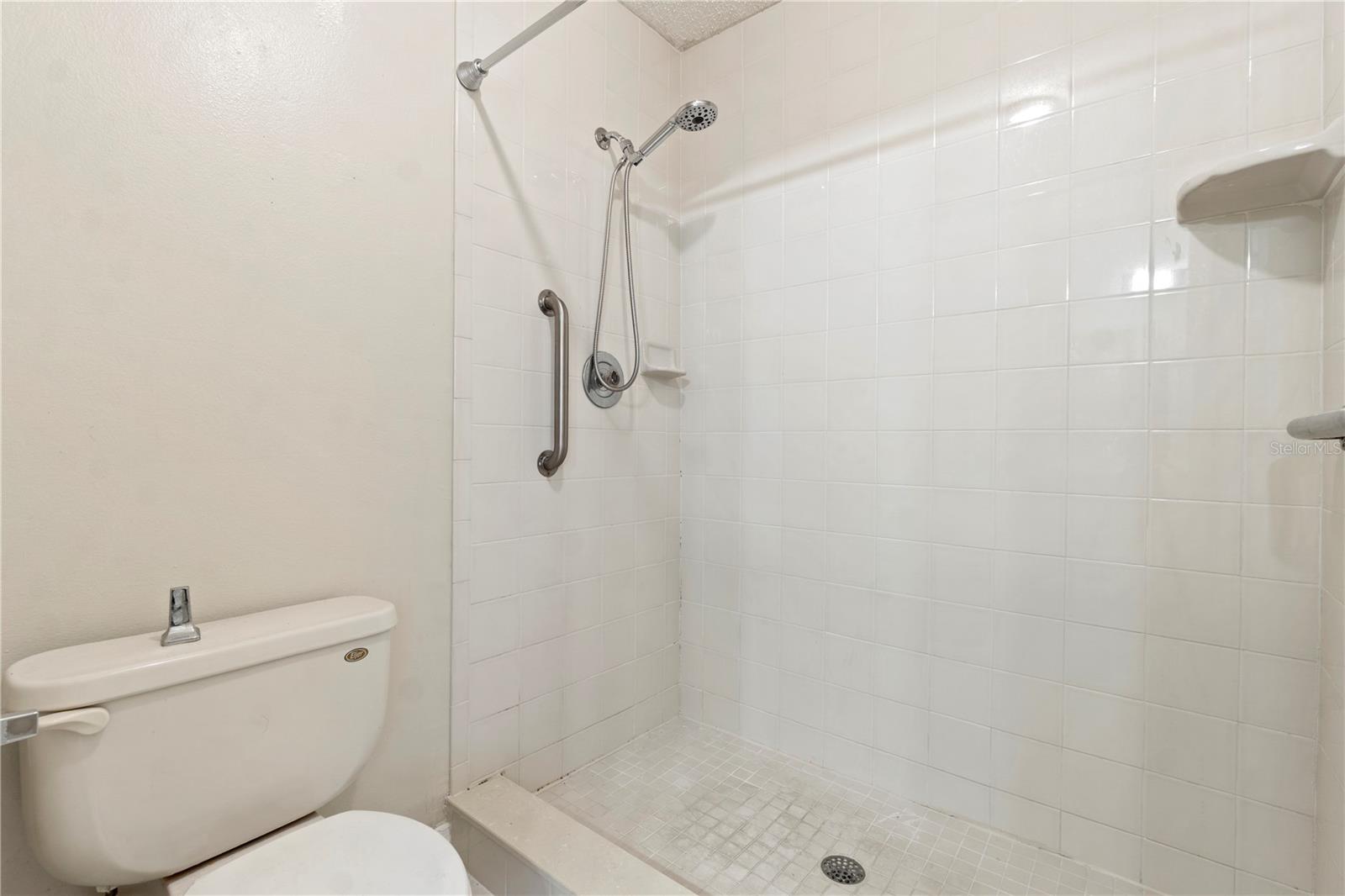 OAK HARBOUR SEC 3 A CONDO - Residential