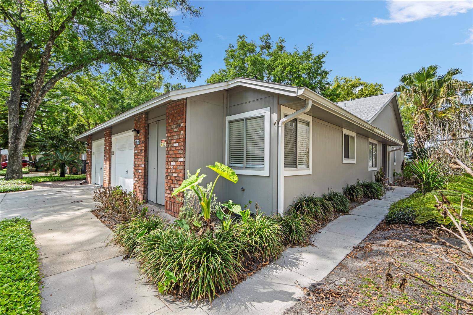 OAK HARBOUR SEC 3 A CONDO - Residential