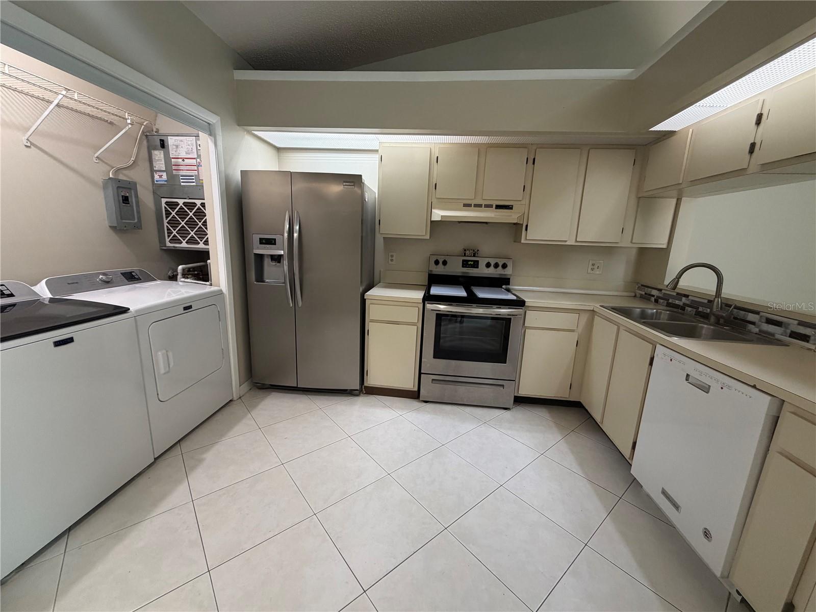 623 RED OAK CIRCLE 121