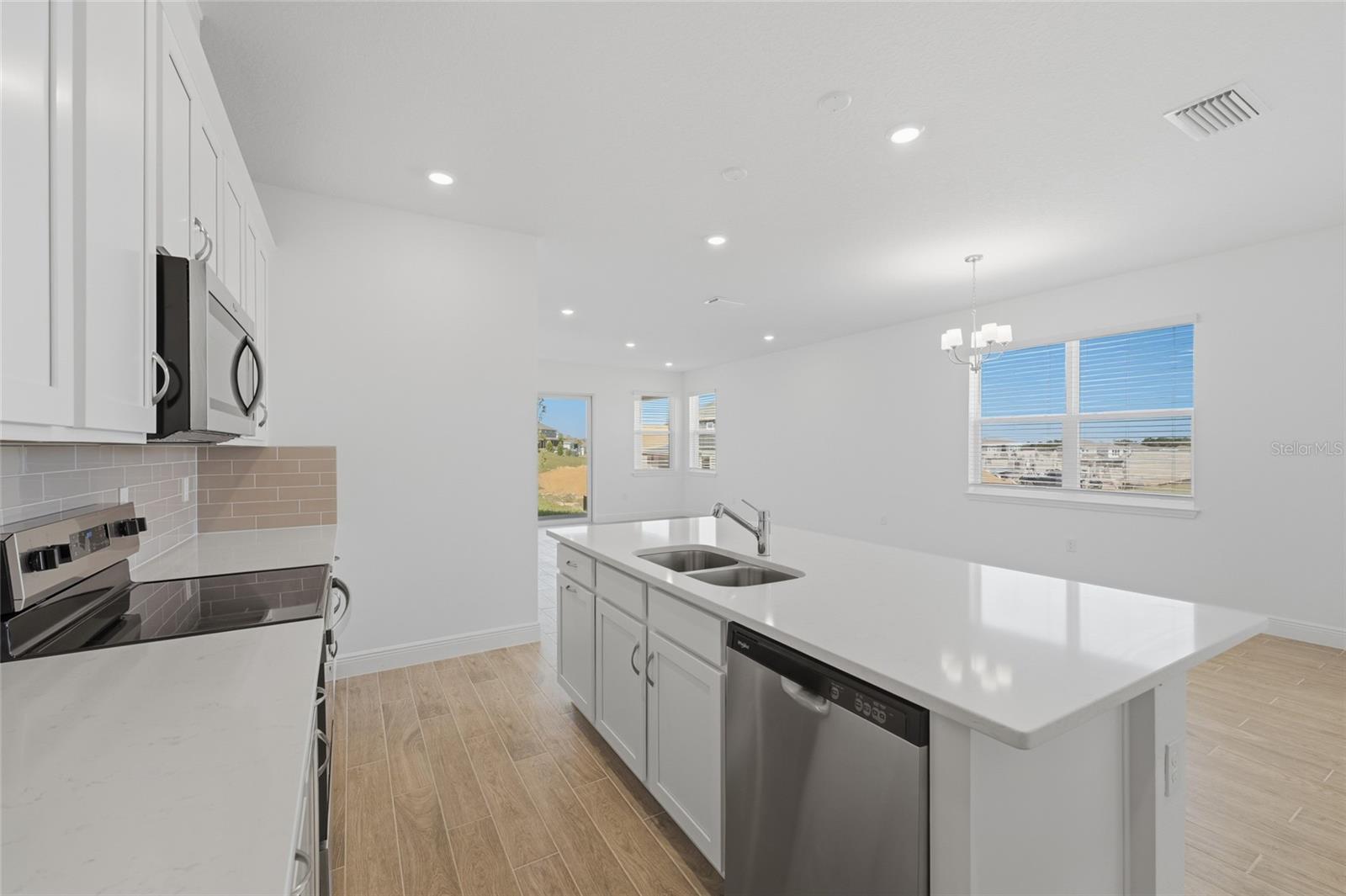 HILLS OF MINNEOLA - Residential Lease