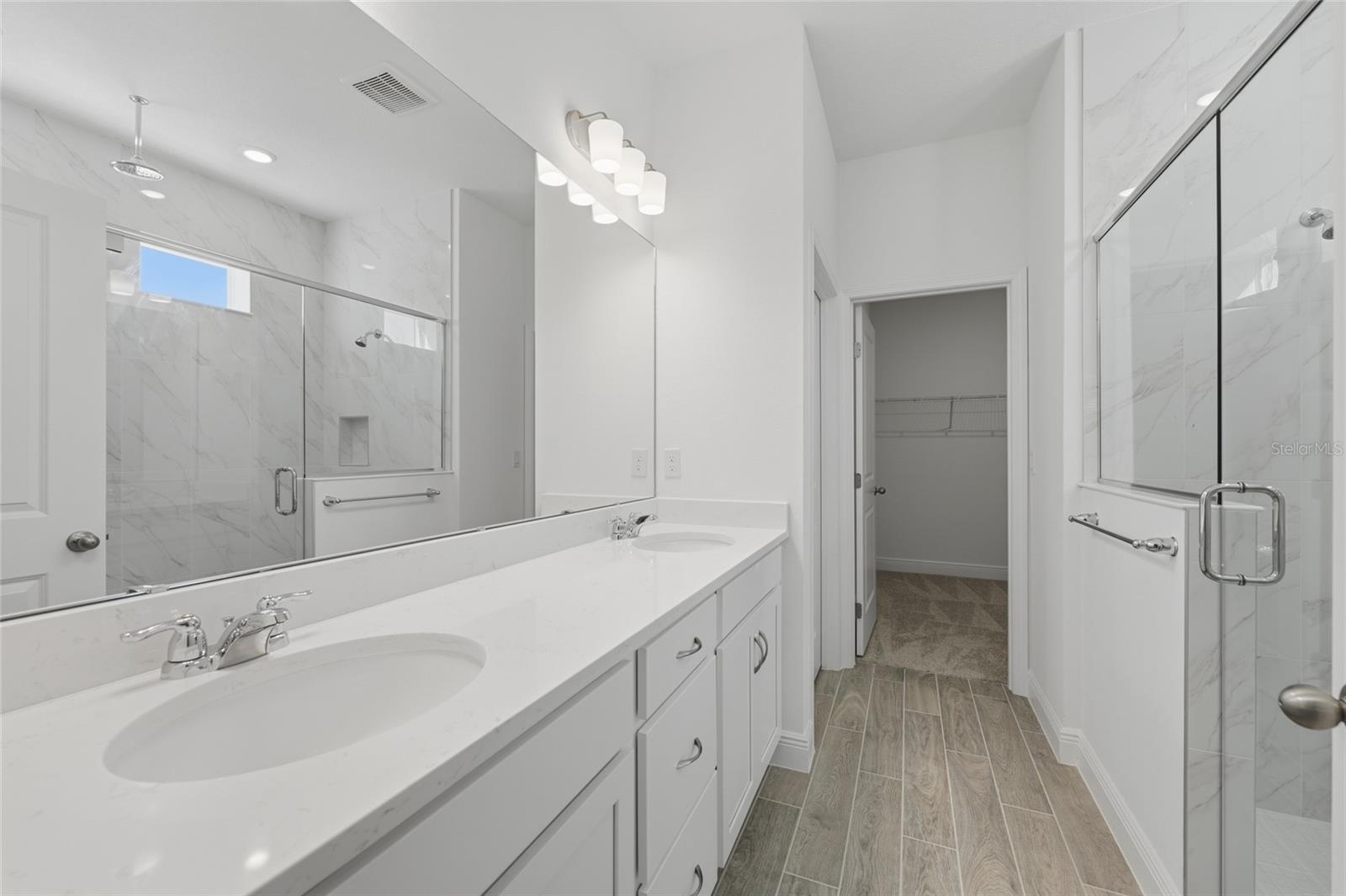 HILLS OF MINNEOLA - Residential Lease