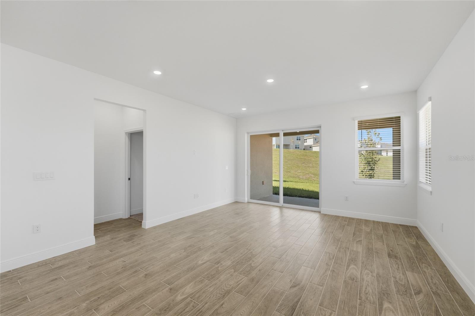 HILLS OF MINNEOLA - Residential Lease