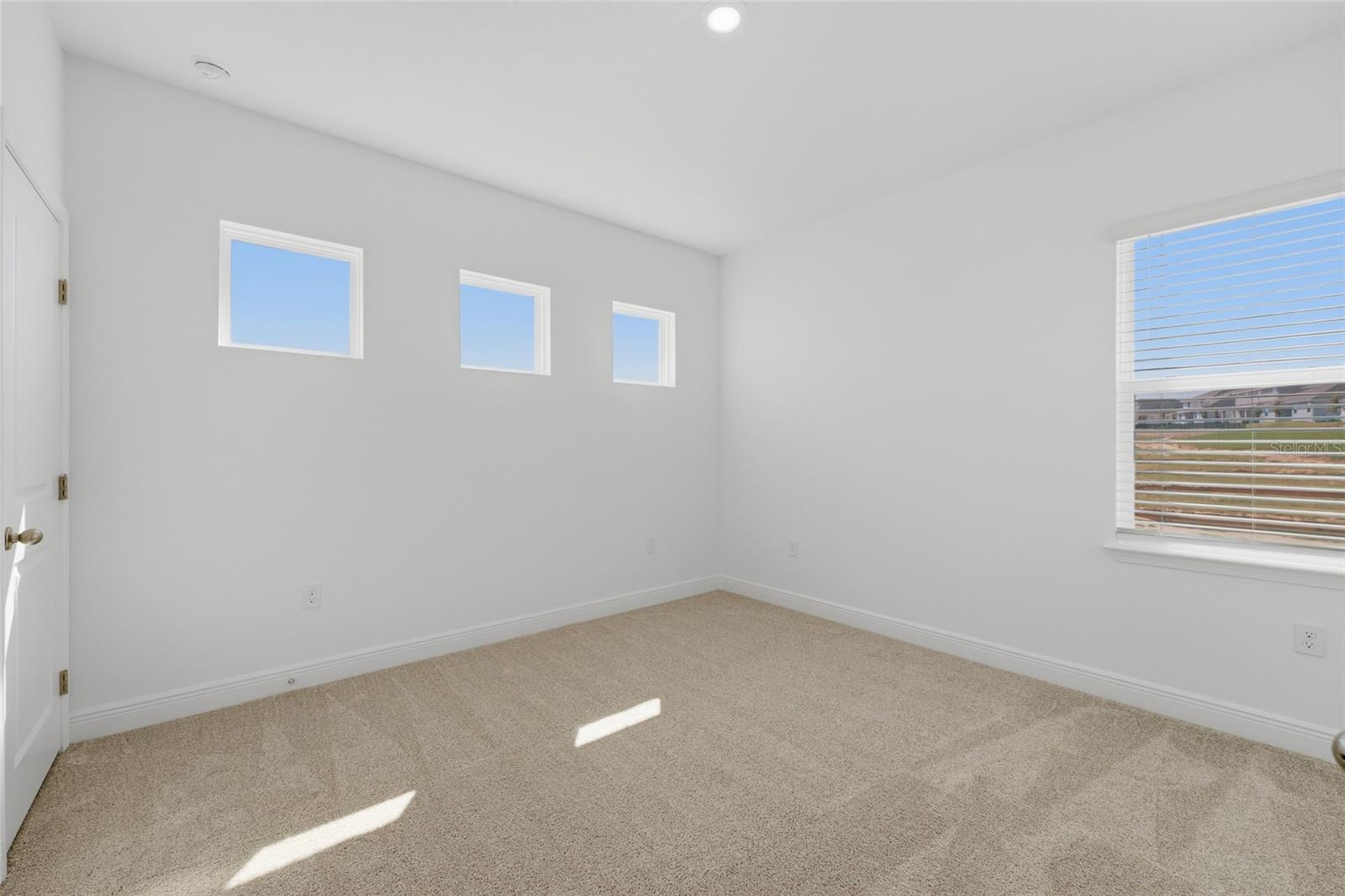 HILLS OF MINNEOLA - Residential Lease