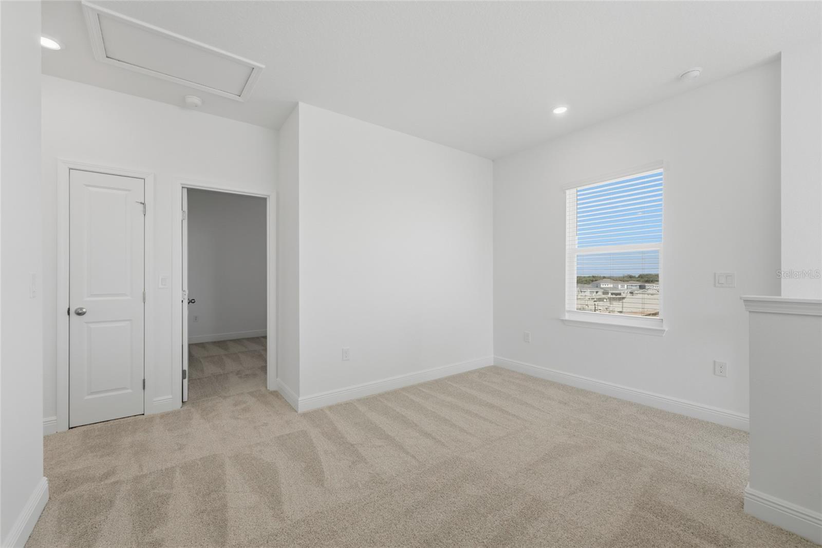 HILLS OF MINNEOLA - Residential Lease