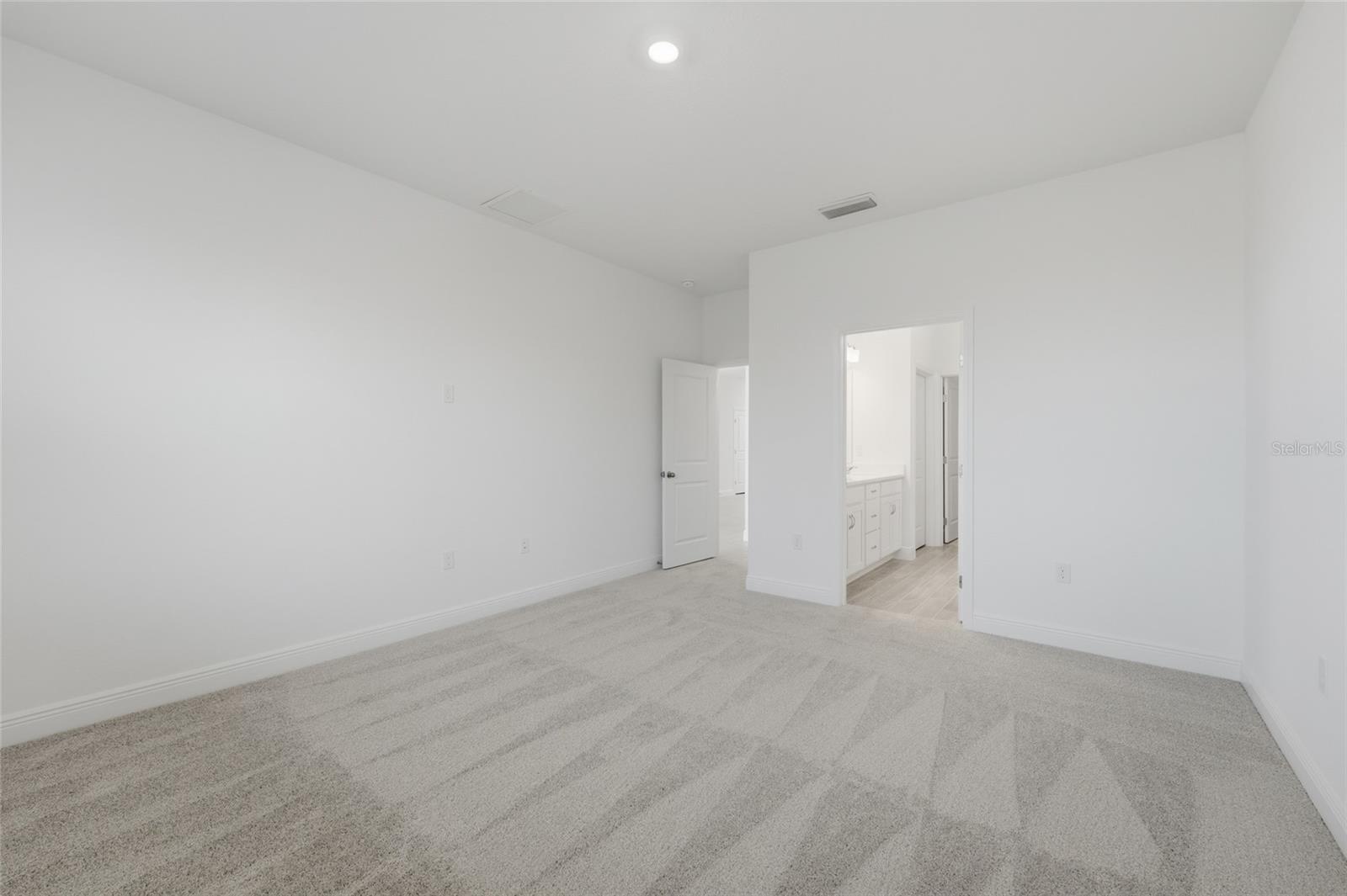 HILLS OF MINNEOLA - Residential Lease