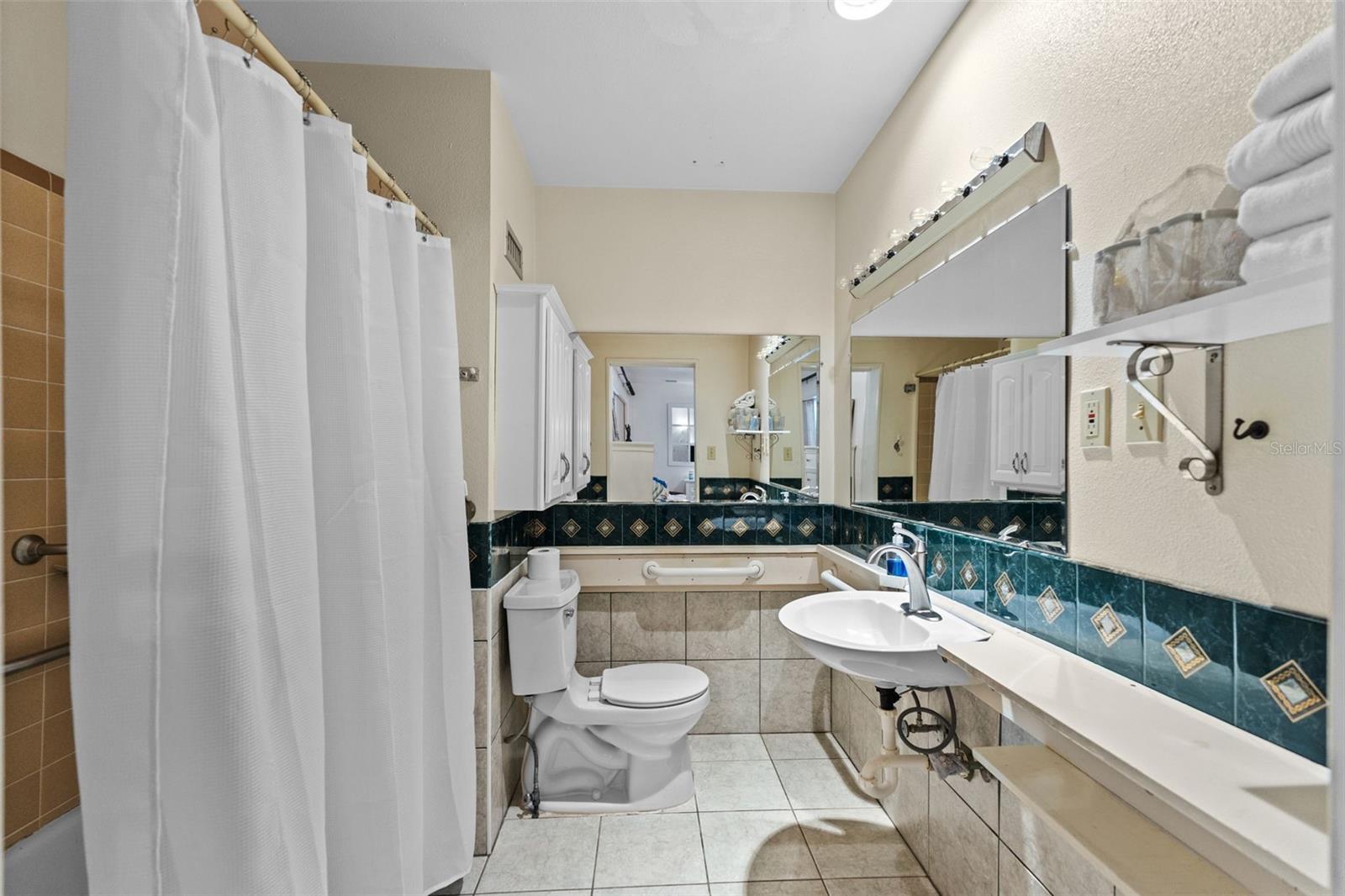 PINE HILLS BLKS 81-82 100 & 101 DELAND - Residential