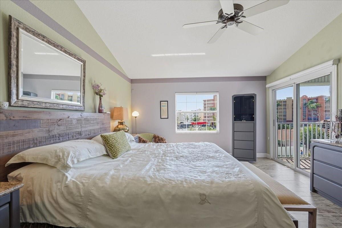 101 SHOALS CIRCLE