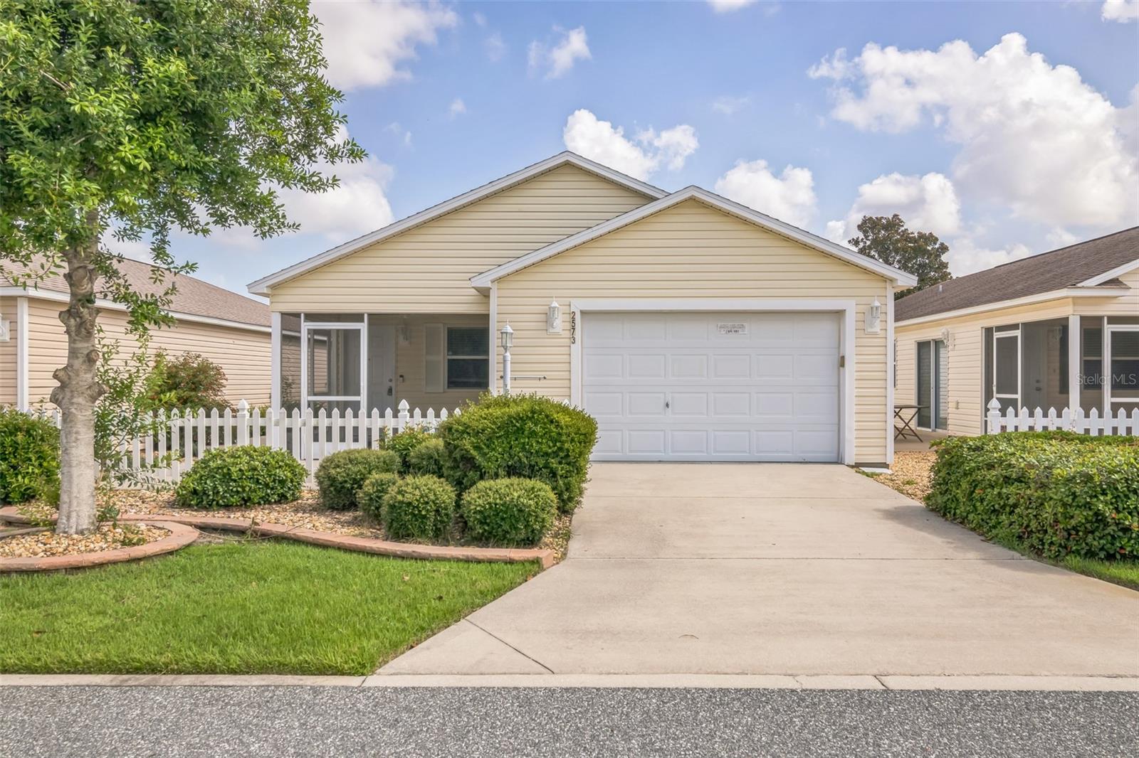 2573 CARRINGTON COURT