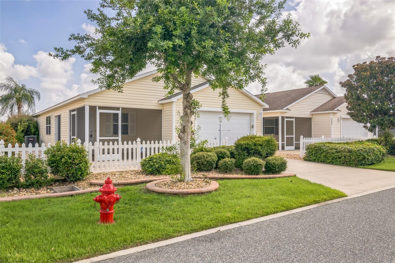 2573 CARRINGTON COURT