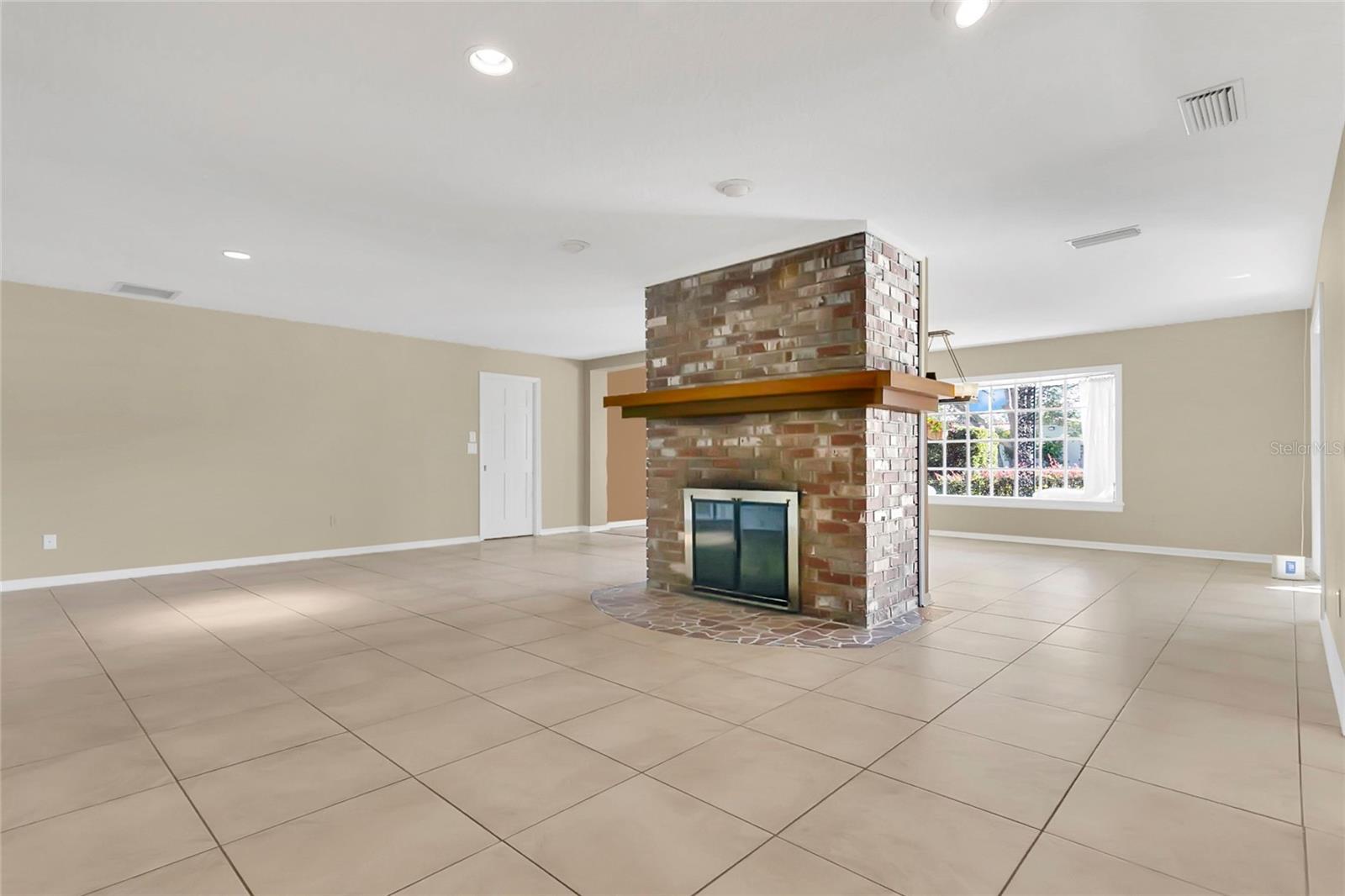 RIO PINAR ESTATES - Residential