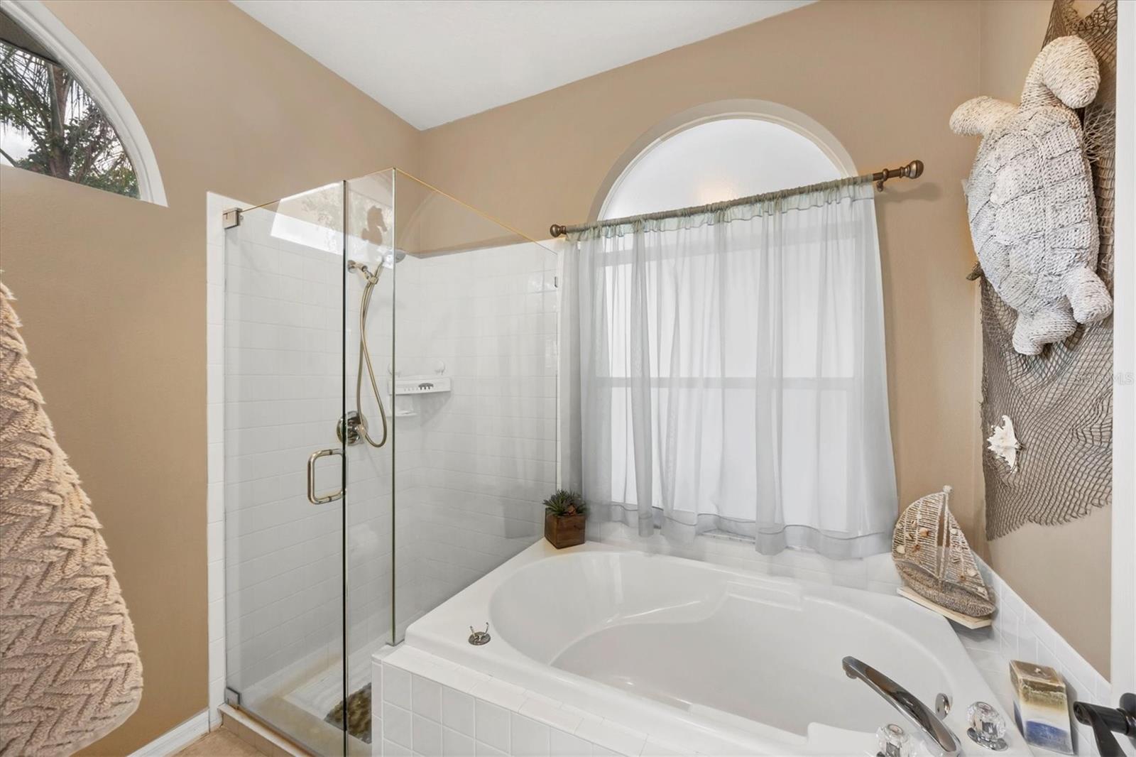 HERITAGE OAKS GOLF & COUNTRY CLUB - Residential