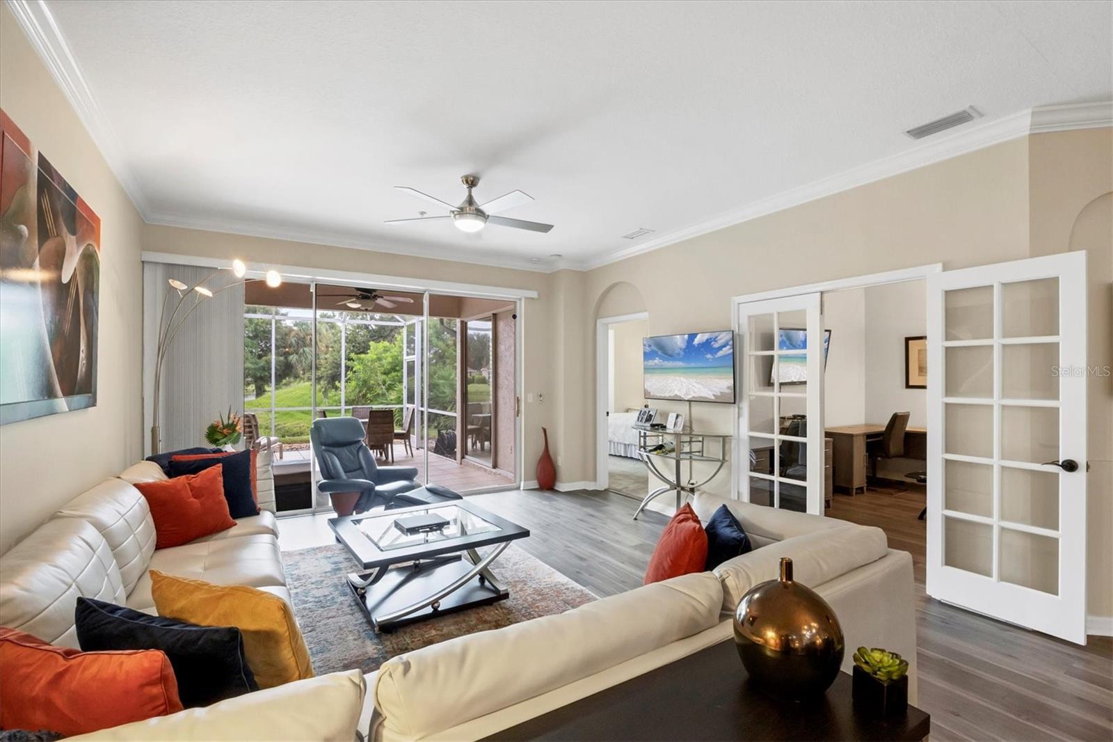 HERITAGE OAKS GOLF & COUNTRY CLUB - Residential