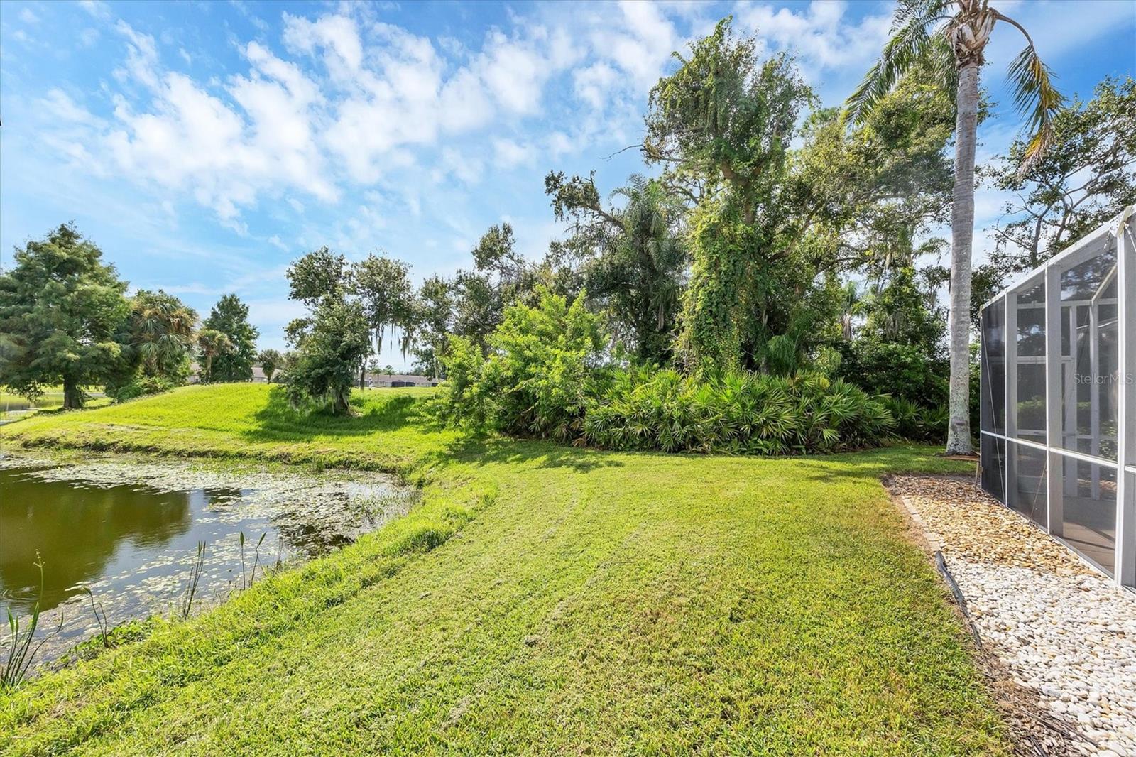 HERITAGE OAKS GOLF & COUNTRY CLUB - Residential