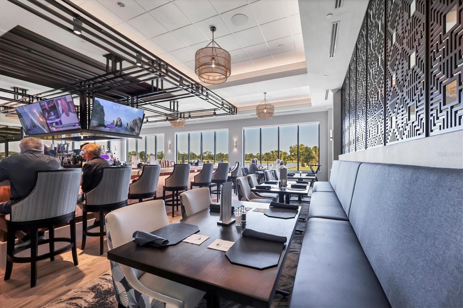 HERITAGE OAKS GOLF & COUNTRY CLUB - Residential