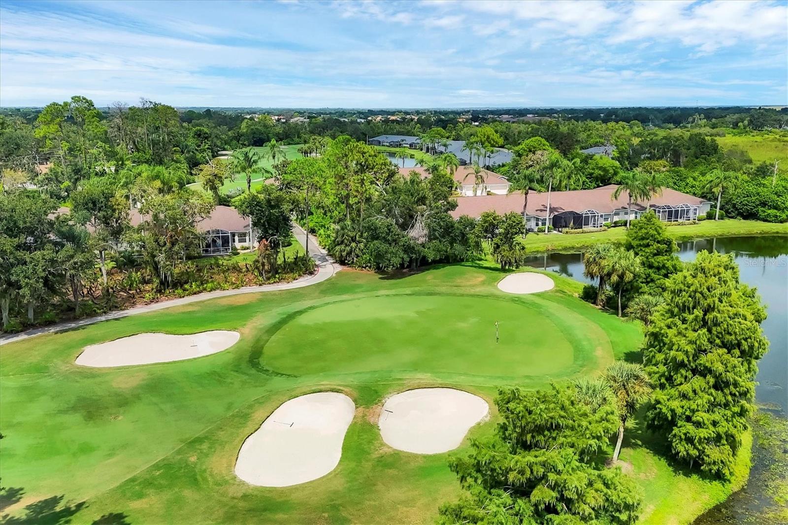 HERITAGE OAKS GOLF & COUNTRY CLUB - Residential