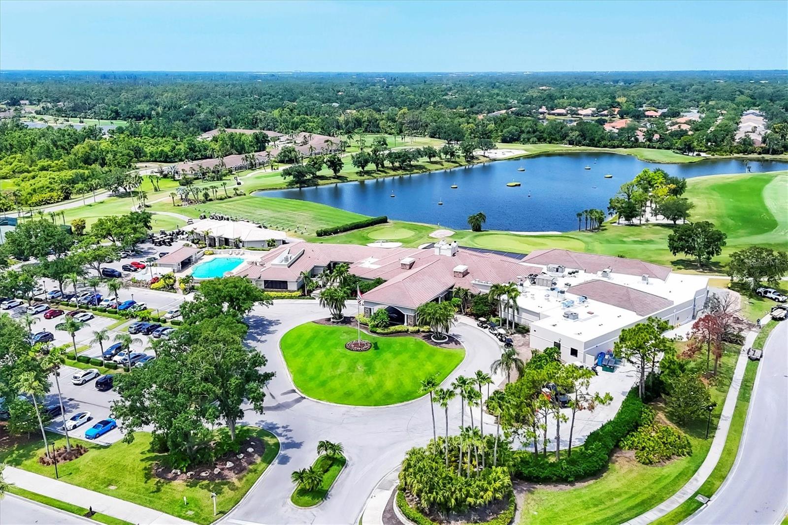 HERITAGE OAKS GOLF & COUNTRY CLUB - Residential