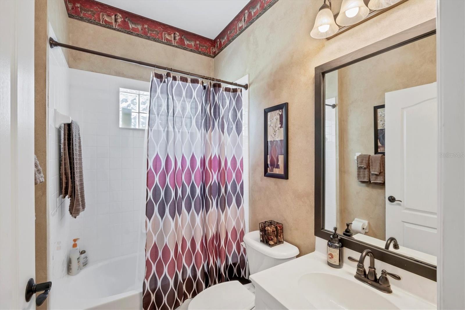 HERITAGE OAKS GOLF & COUNTRY CLUB - Residential