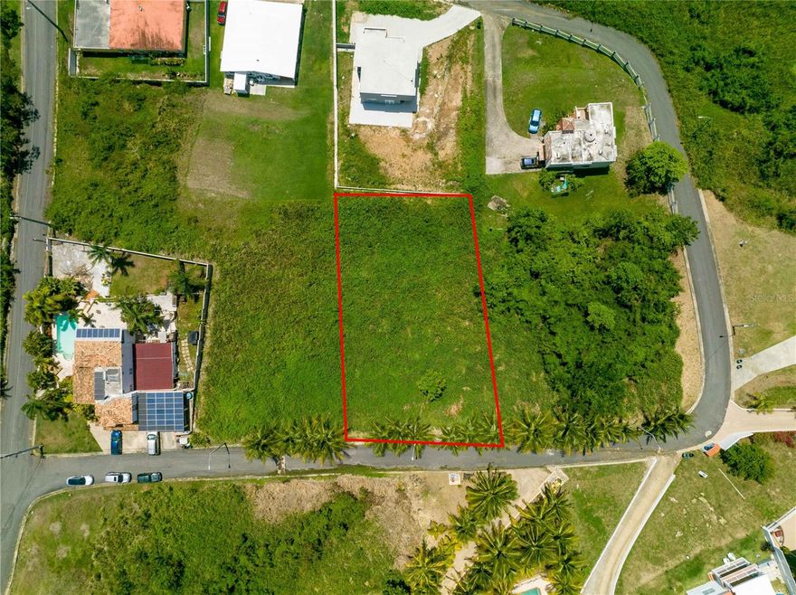 This is a 1,223.77 square-meter lot located in Bo. Mameyes, Lindo Mar II, Río Grande.
Lot #24 offers a promising opportunity for residential, commercial, or recreational development. Its generous size and convenient location make it an attractive option for those seeking a valuable investment in a desirable area.