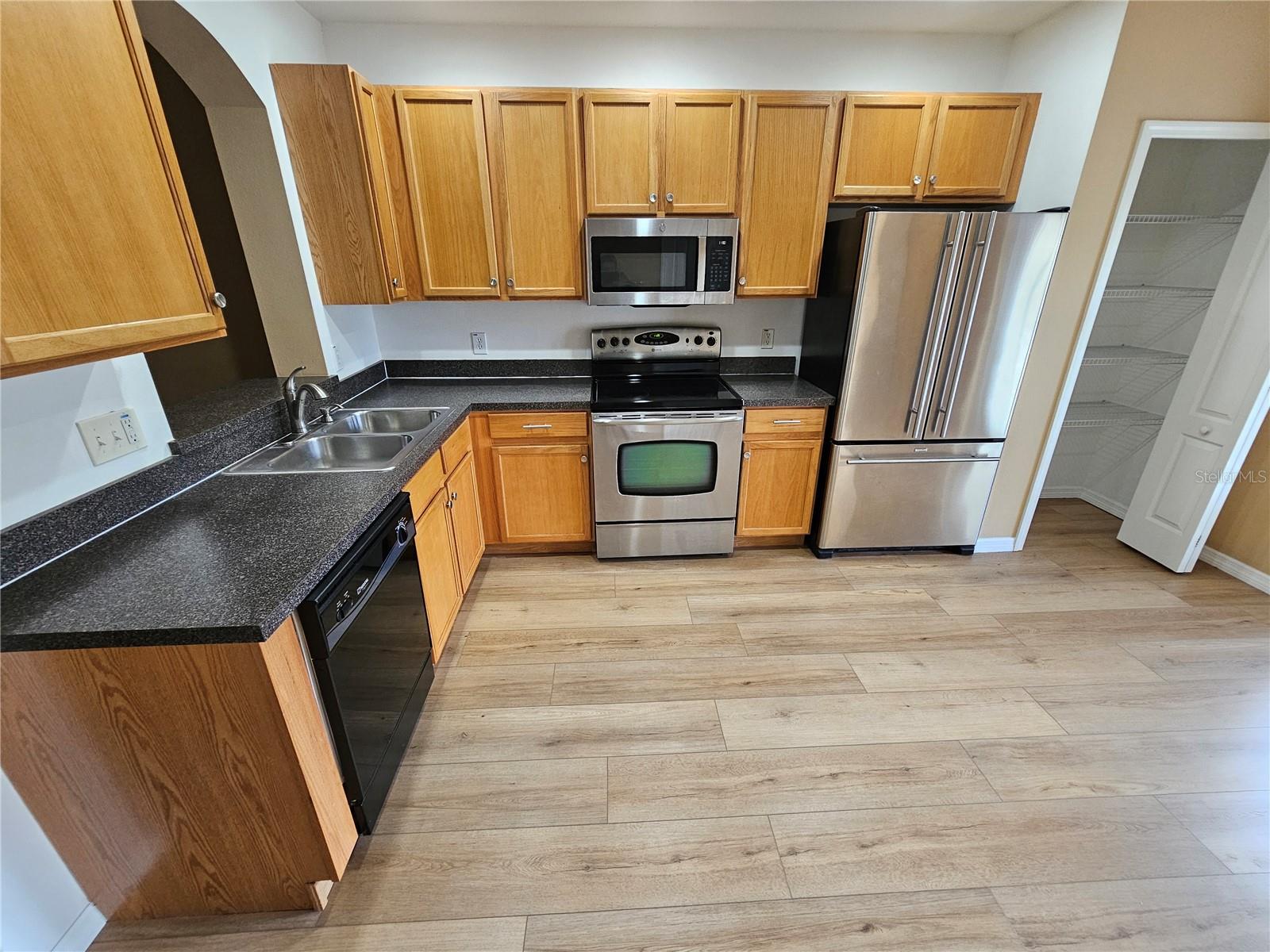 SWAN VIEW TWNHMS - Residential