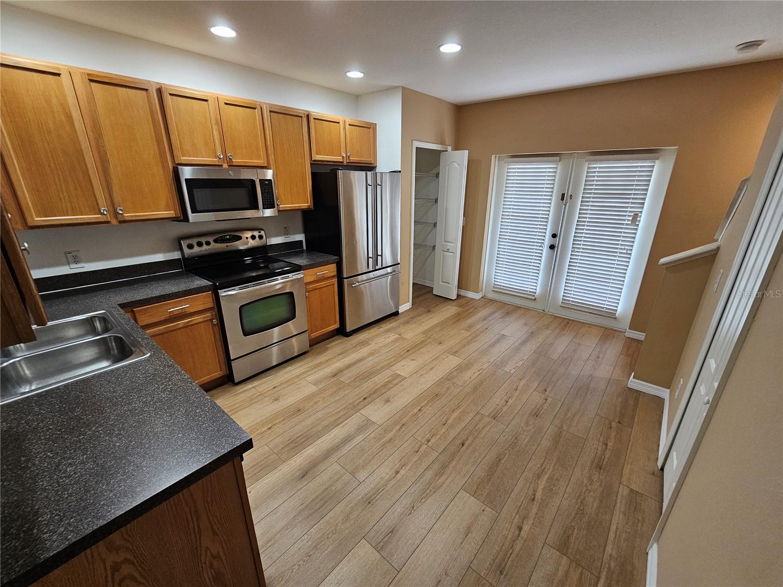 SWAN VIEW TWNHMS - Residential