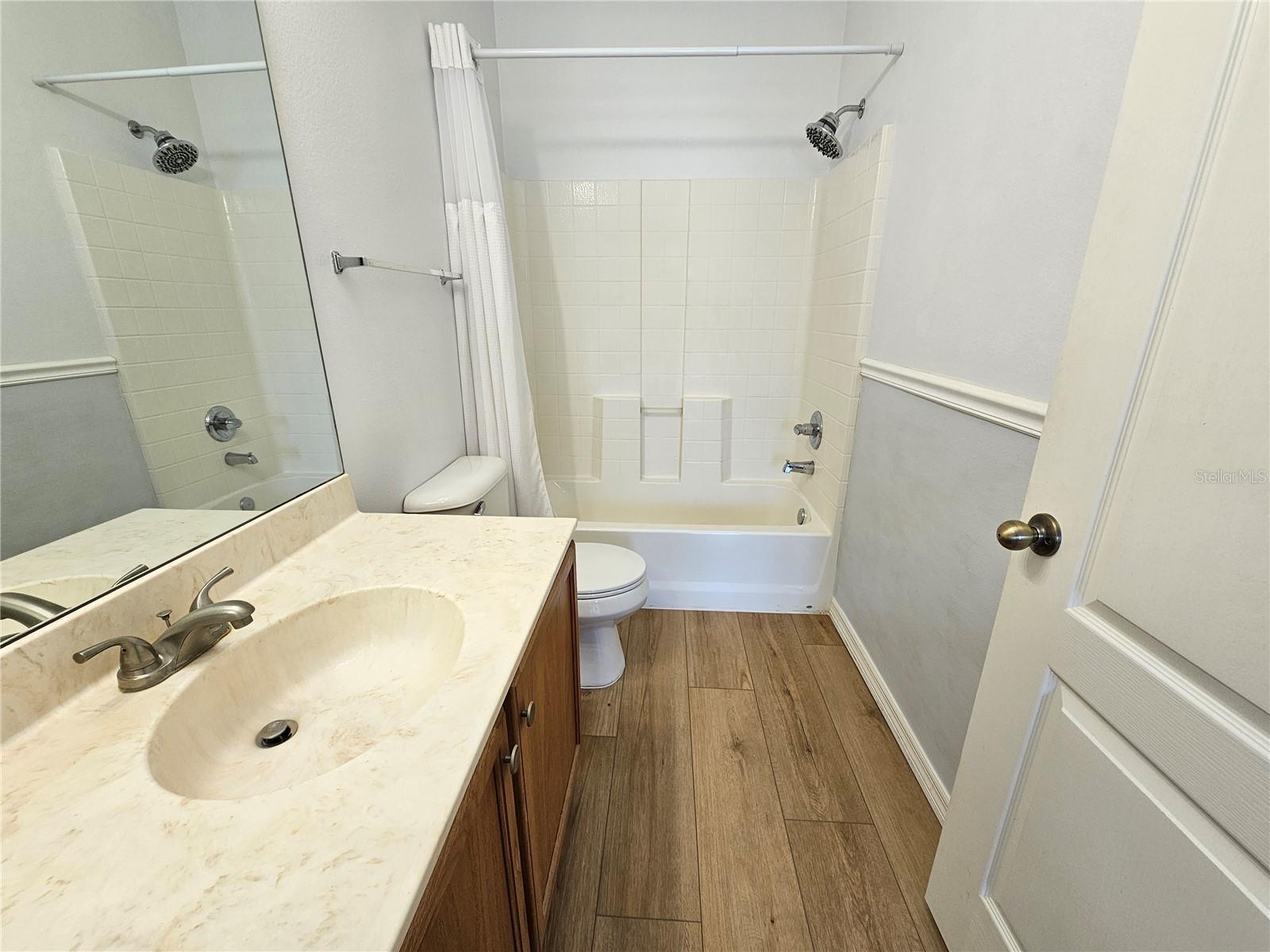 SWAN VIEW TWNHMS - Residential