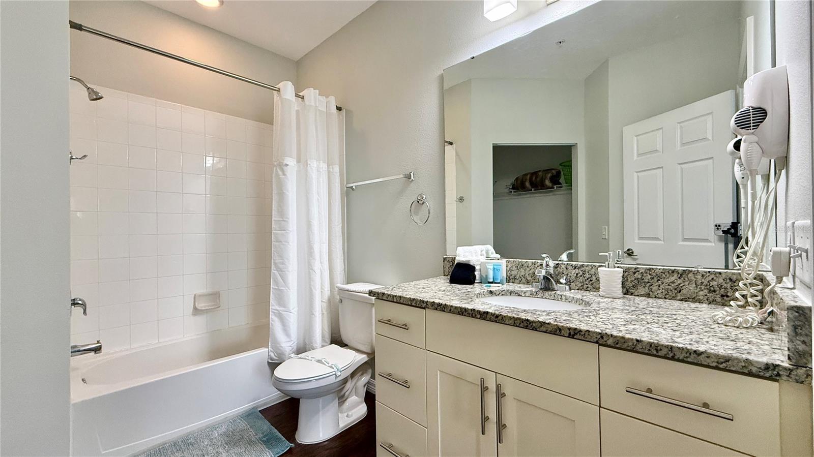 WEST LUCAYA VILLAGE - Residential