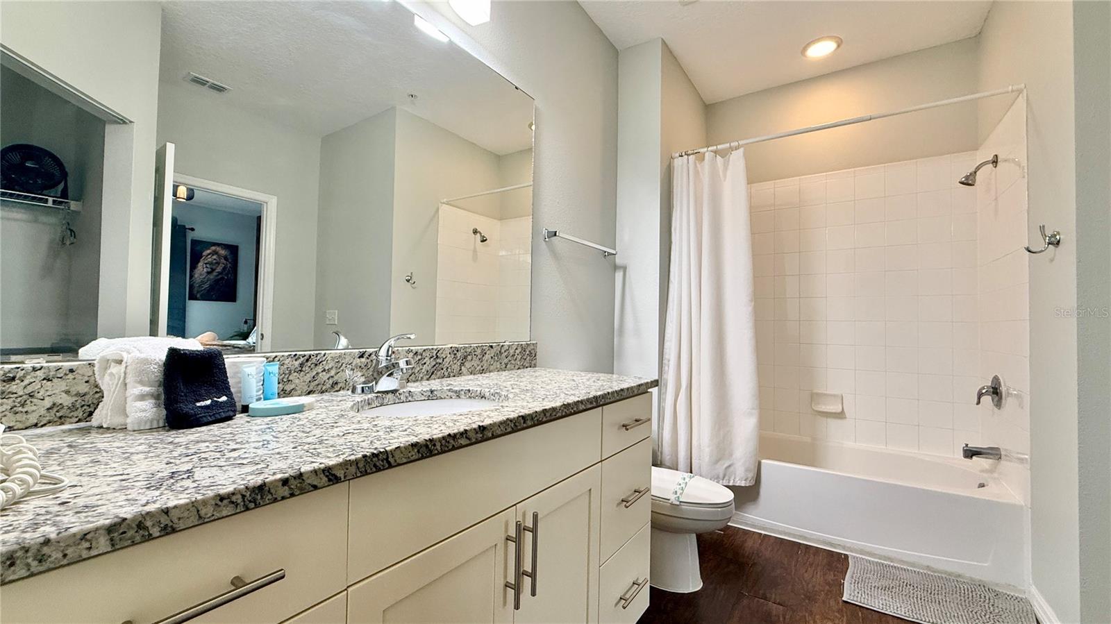 WEST LUCAYA VILLAGE - Residential