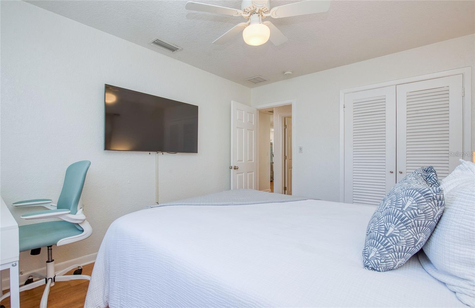 DEL ORO SHORES - Residential