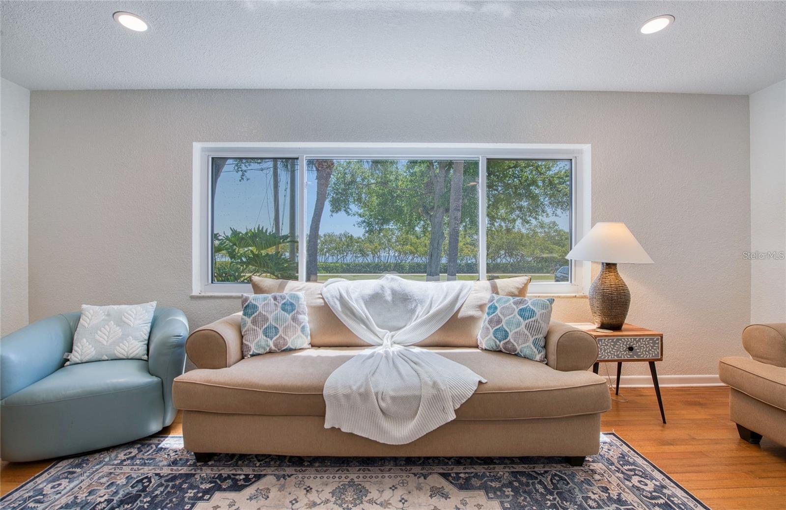 DEL ORO SHORES - Residential