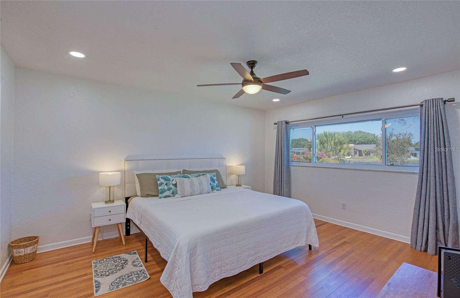 DEL ORO SHORES - Residential