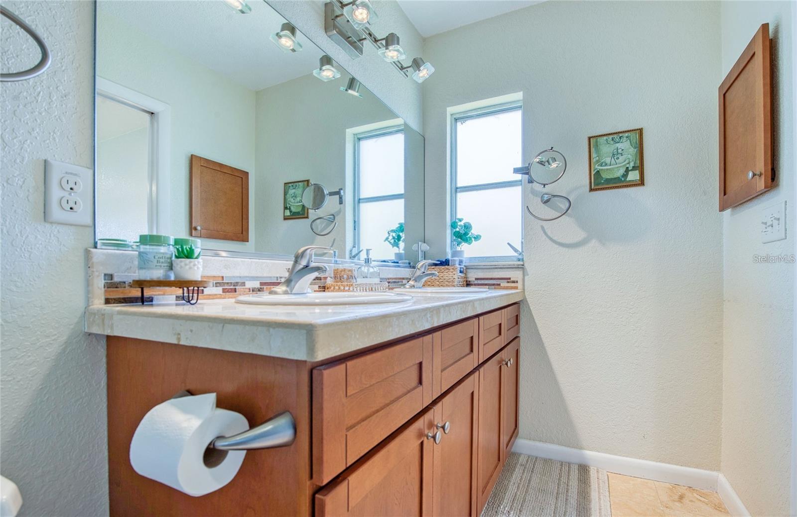 DEL ORO SHORES - Residential