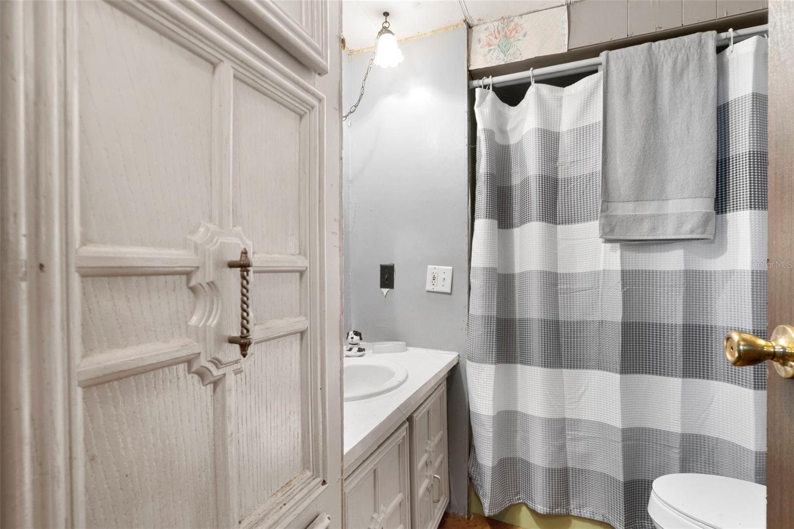 HAMPTON COURT UNREC - Residential