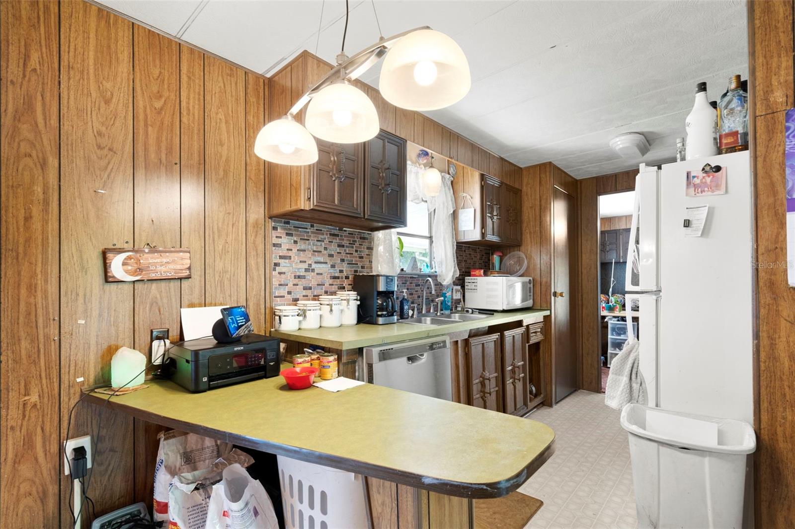 HAMPTON COURT UNREC - Residential
