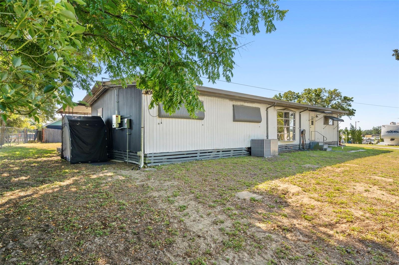 HAMPTON COURT UNREC - Residential