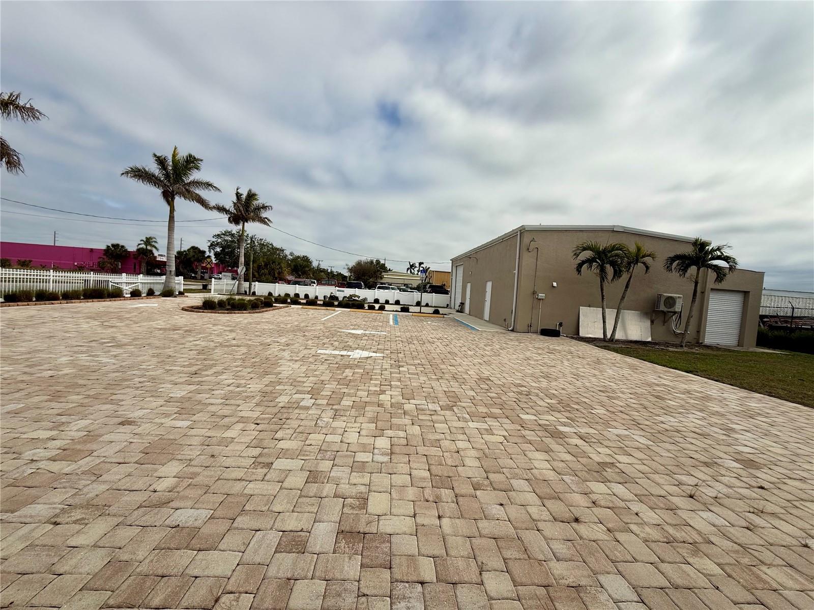 PUNTA GORDA - Commercial Sale