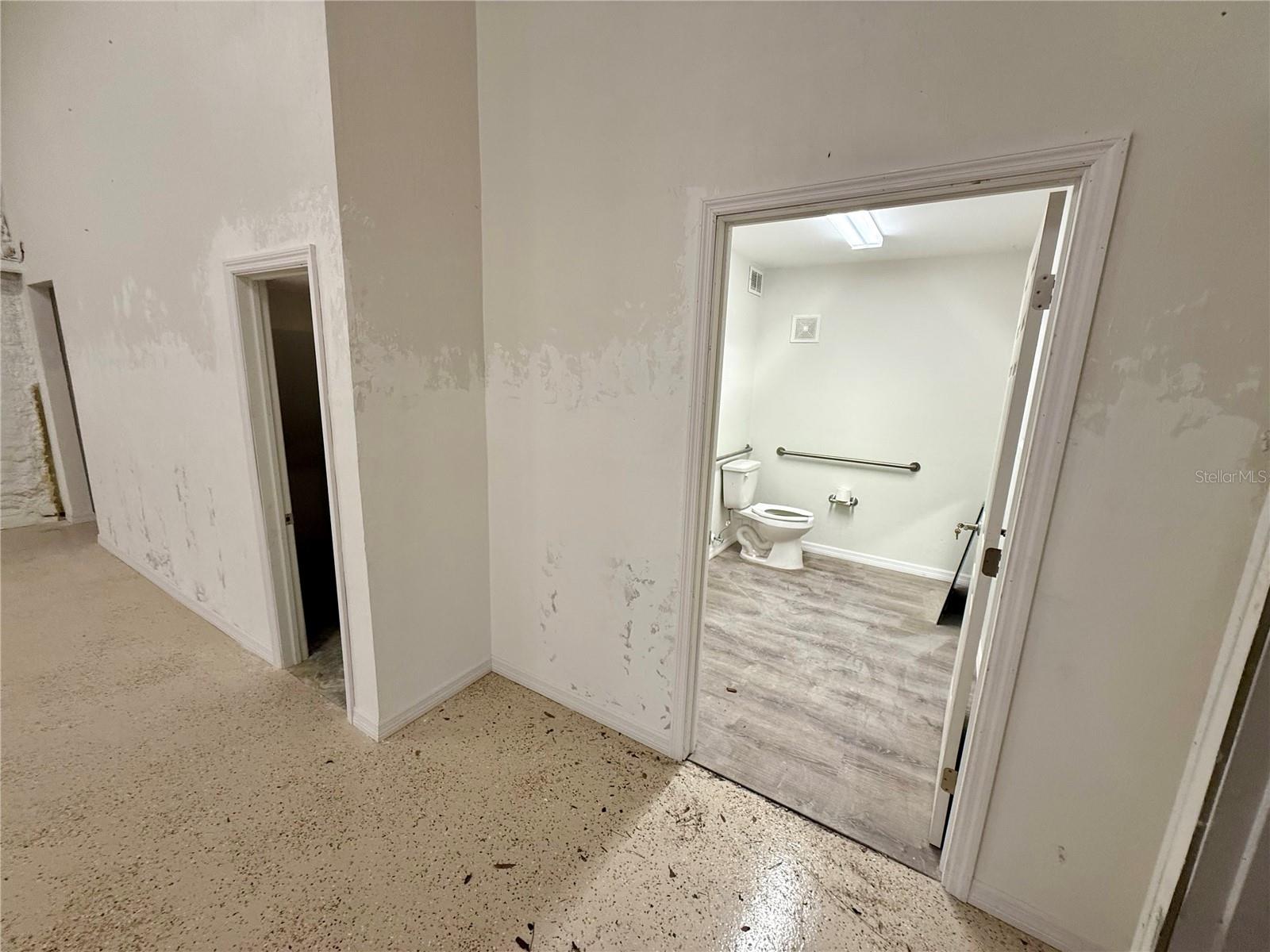 PUNTA GORDA - Commercial Sale