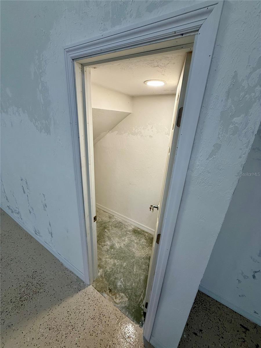 PUNTA GORDA - Commercial Sale