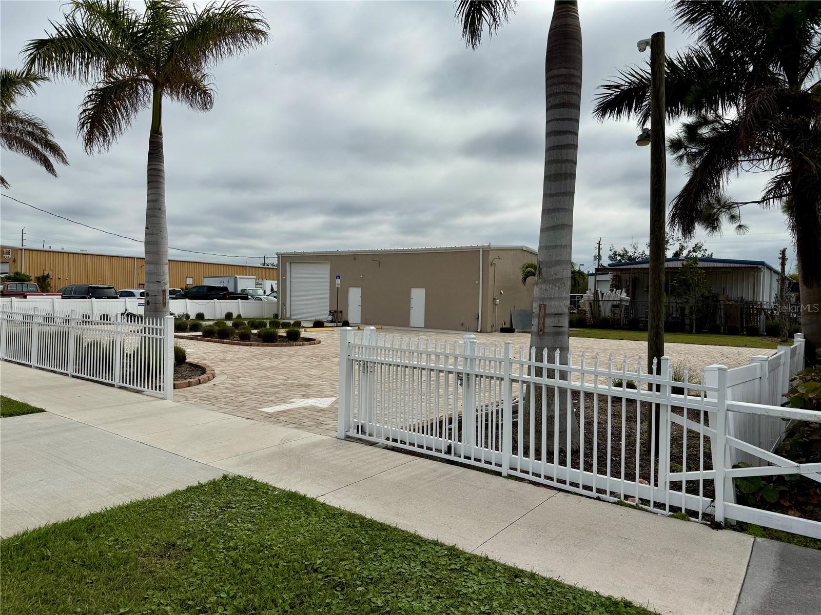 PUNTA GORDA - Commercial Sale