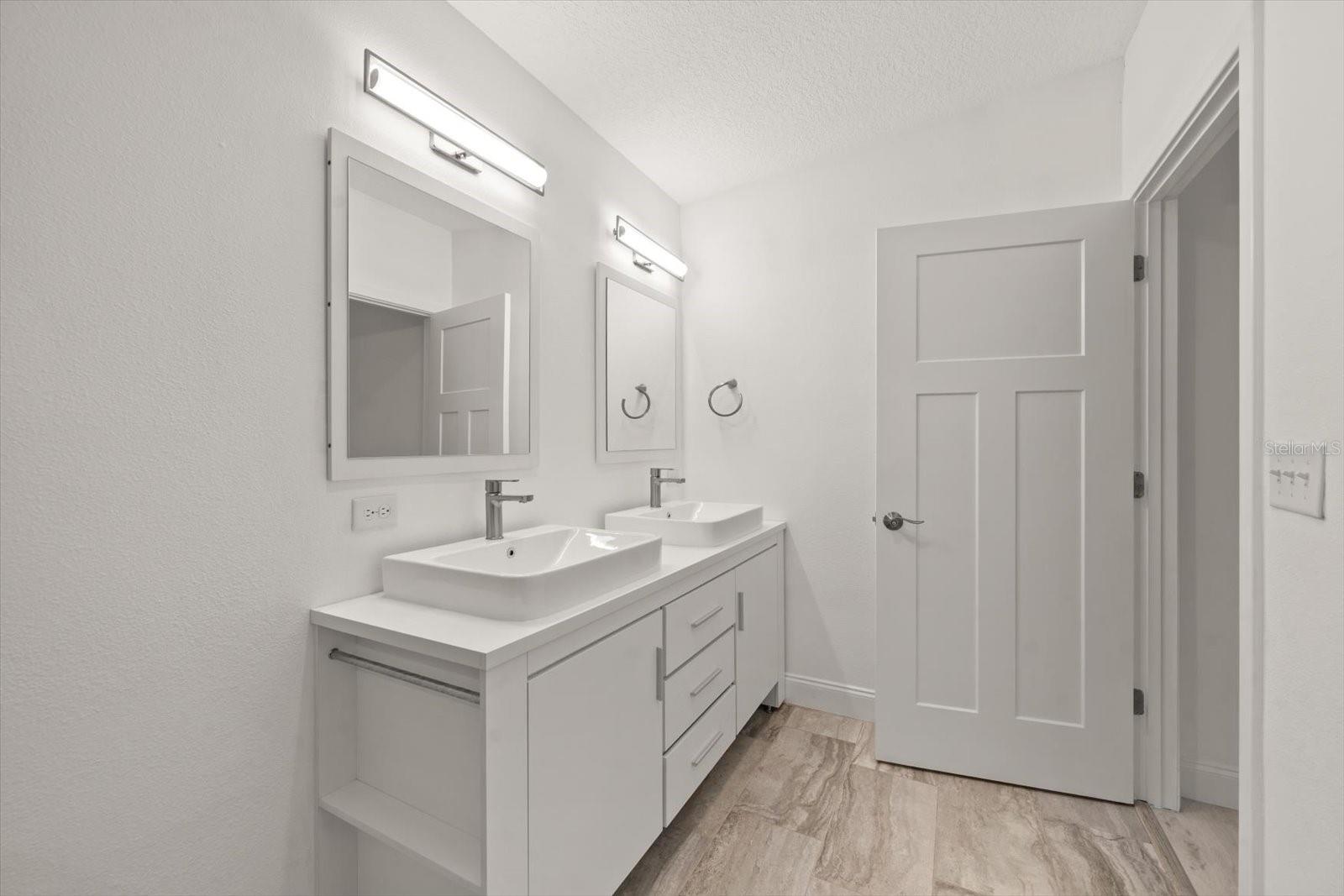 SHIRLEY MANOR SUB - Residential