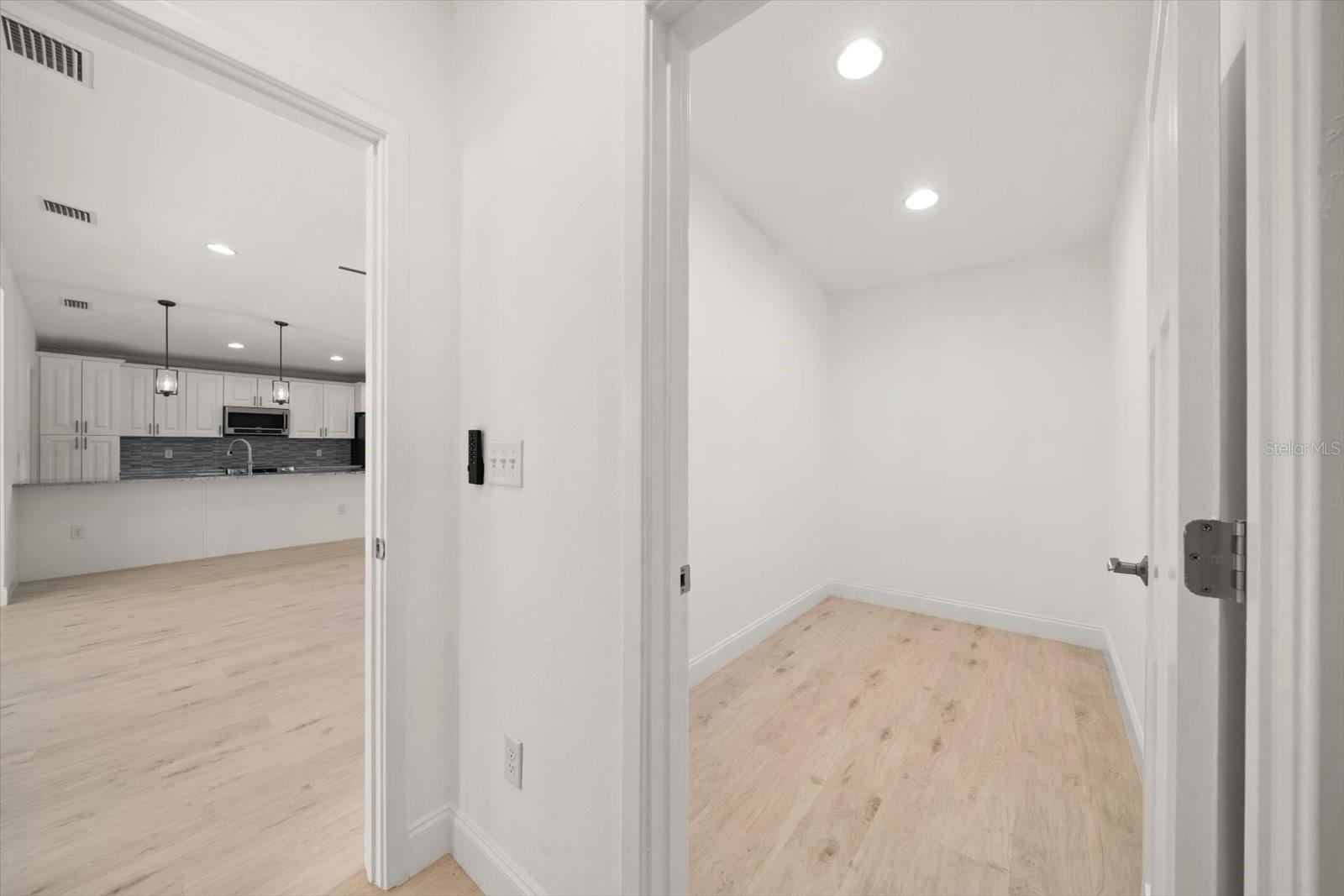 SHIRLEY MANOR SUB - Residential