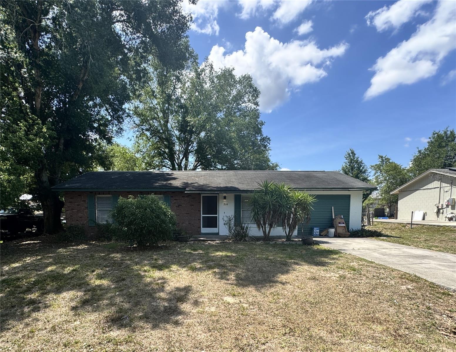 LADY LAKE APRIL HILLS - Residential Lease