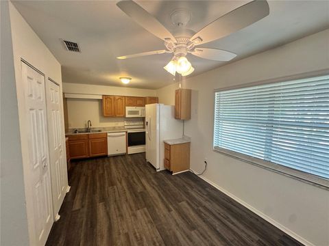 Tiny photo for 316 E Primrose Lane, Lady Lake, FL 32159 (MLS # G5112189)
