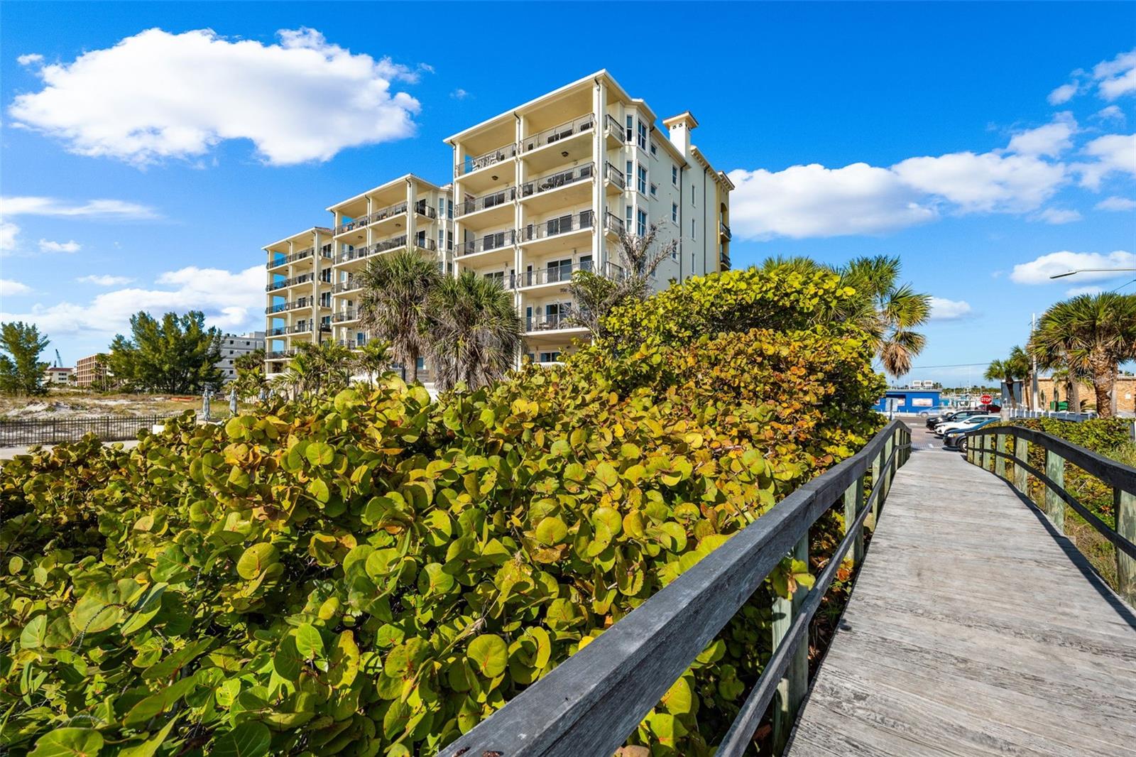 BELLARTE ON THE GULF CONDO RESIDENCE - Residential