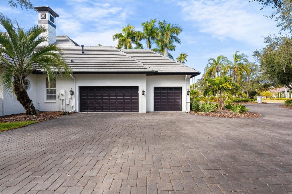 Photo of 6959 Westchester Circle, Lakewood Ranch, FL 34202 (MLS # A4656620)