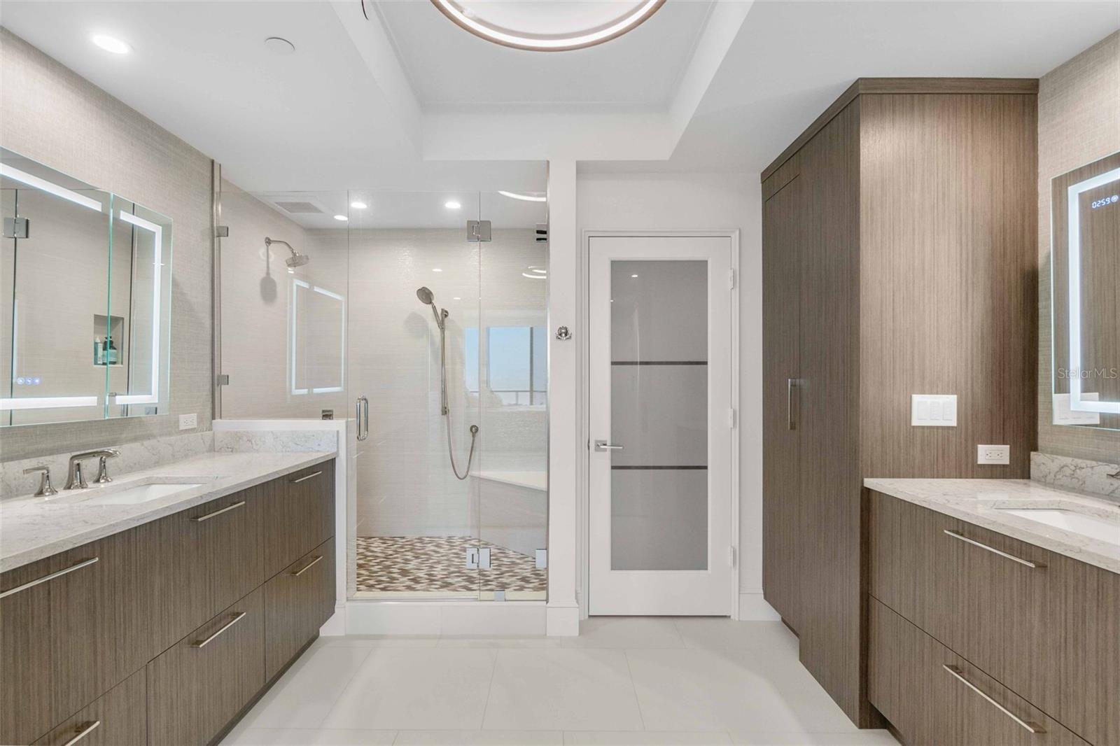 GRAND BAY - Residential