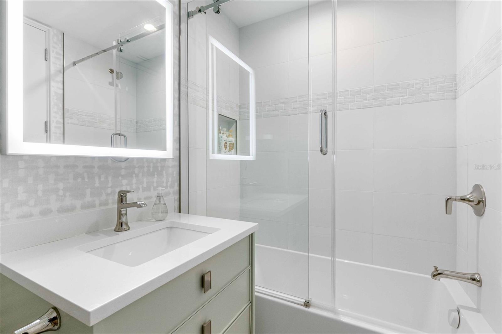 GRAND BAY - Residential