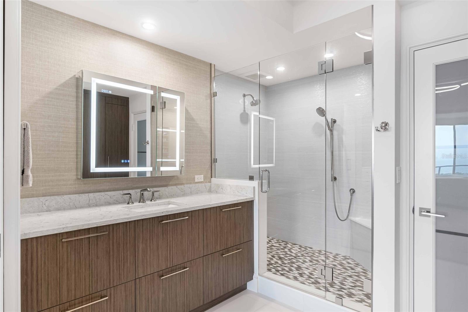 GRAND BAY - Residential