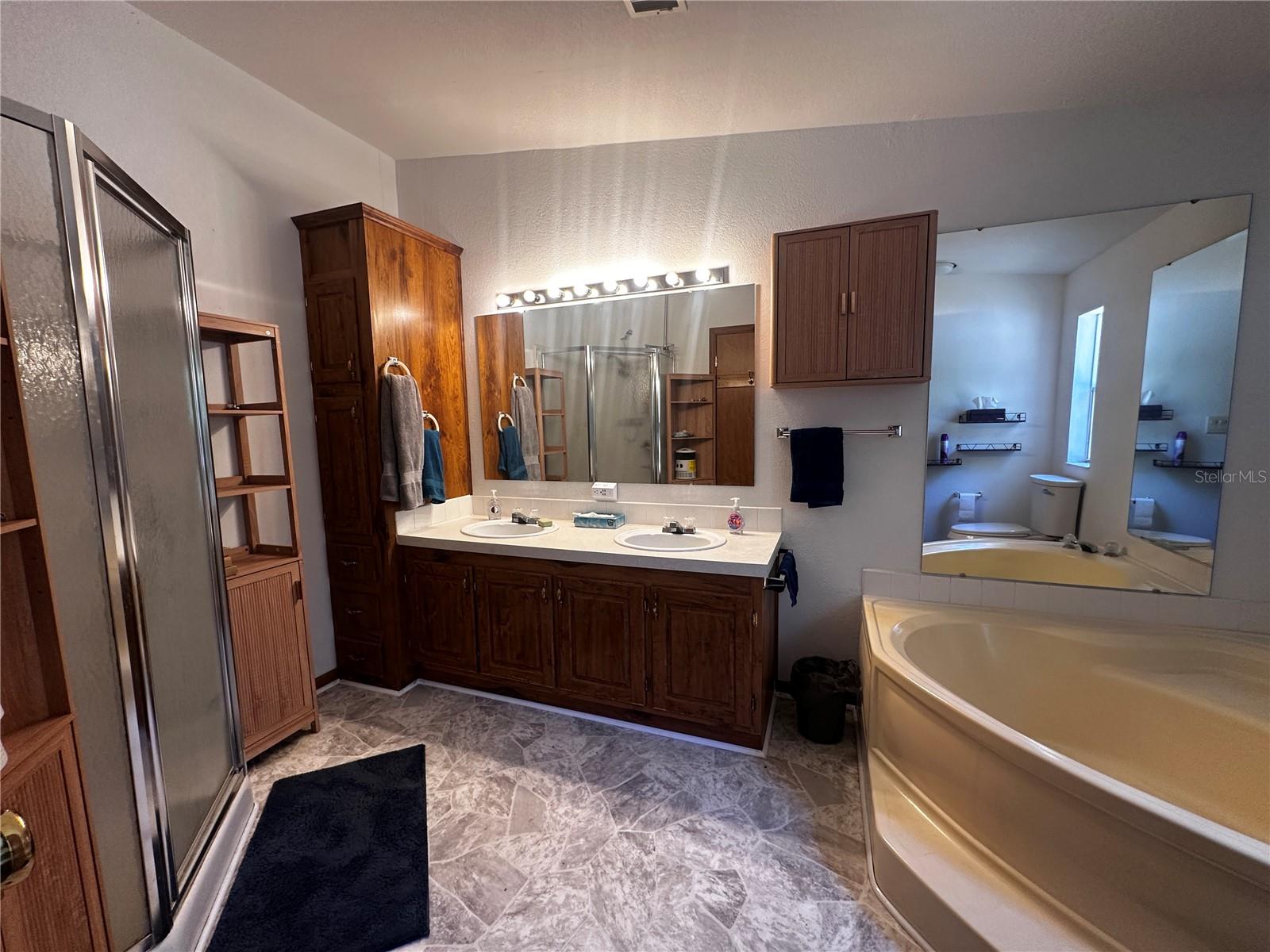 LAKE TROPICANA RANCHETTES - Residential